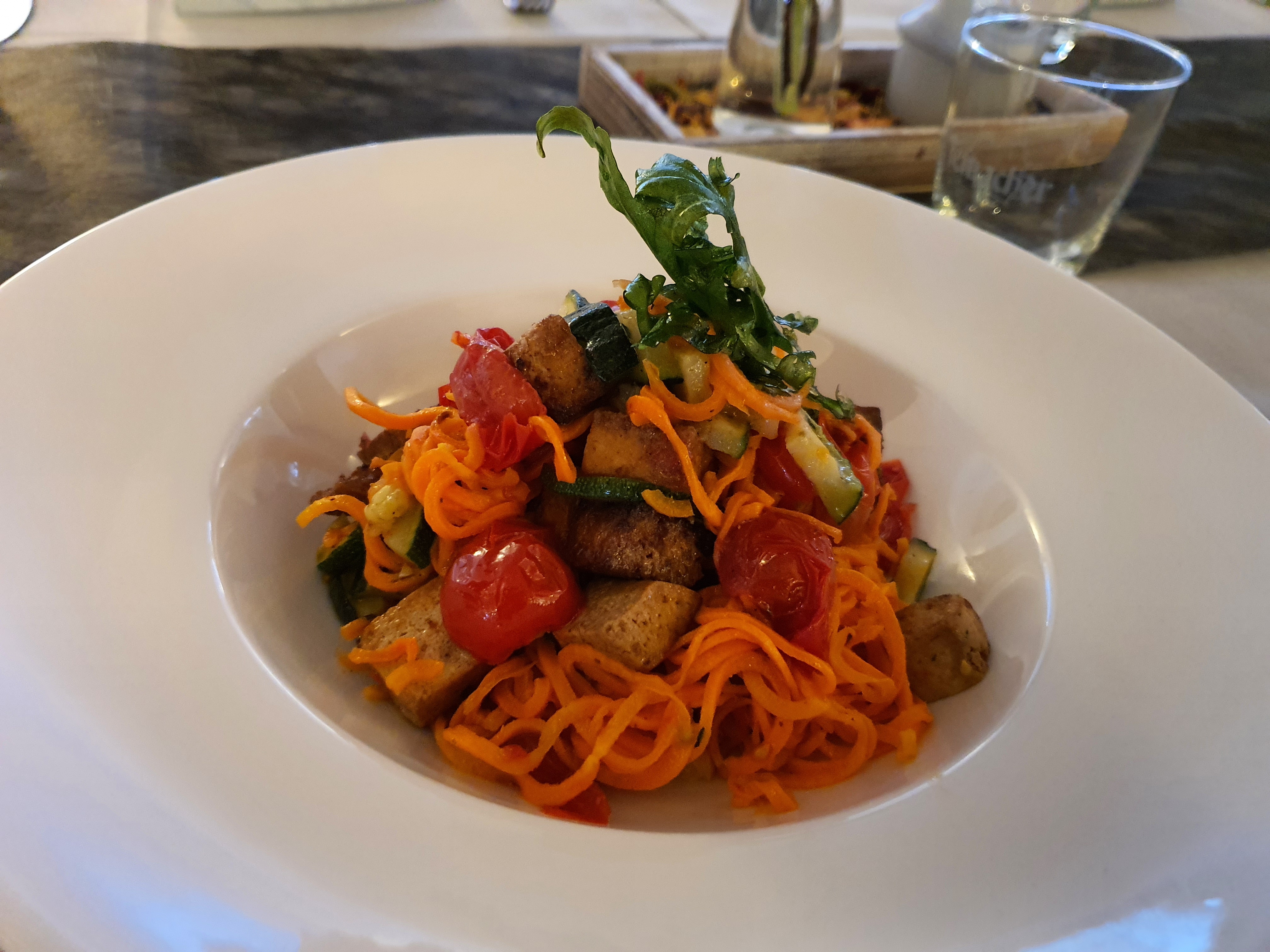 Karotten-Spaghetti mit Tofu
